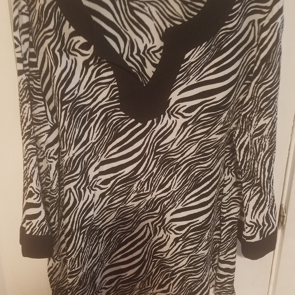 Sag Harbor X-Large Women's Black Zebra Top